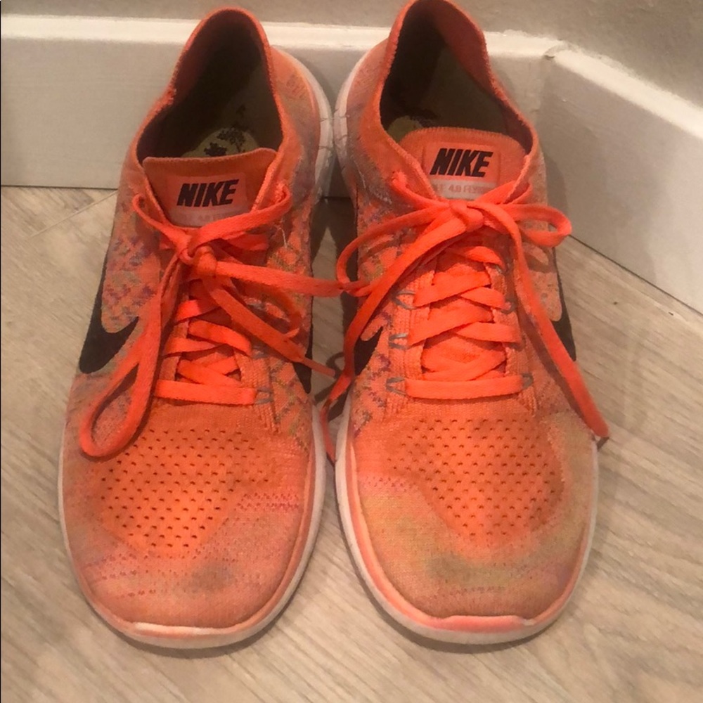 Authentic Nike Running Shoes SZ9.5  Orange